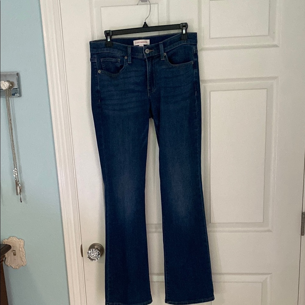 Lucky Brand Indigo Denim jeans. Boot Cut. Like new. Great comfortable jeans.